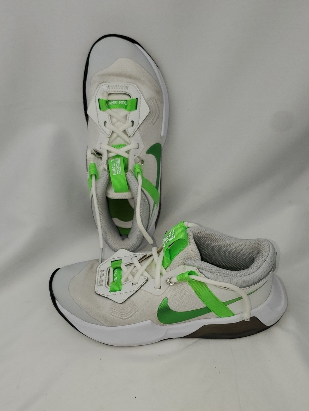 Nike Kids White and Neon Green Low-Top Sneakers